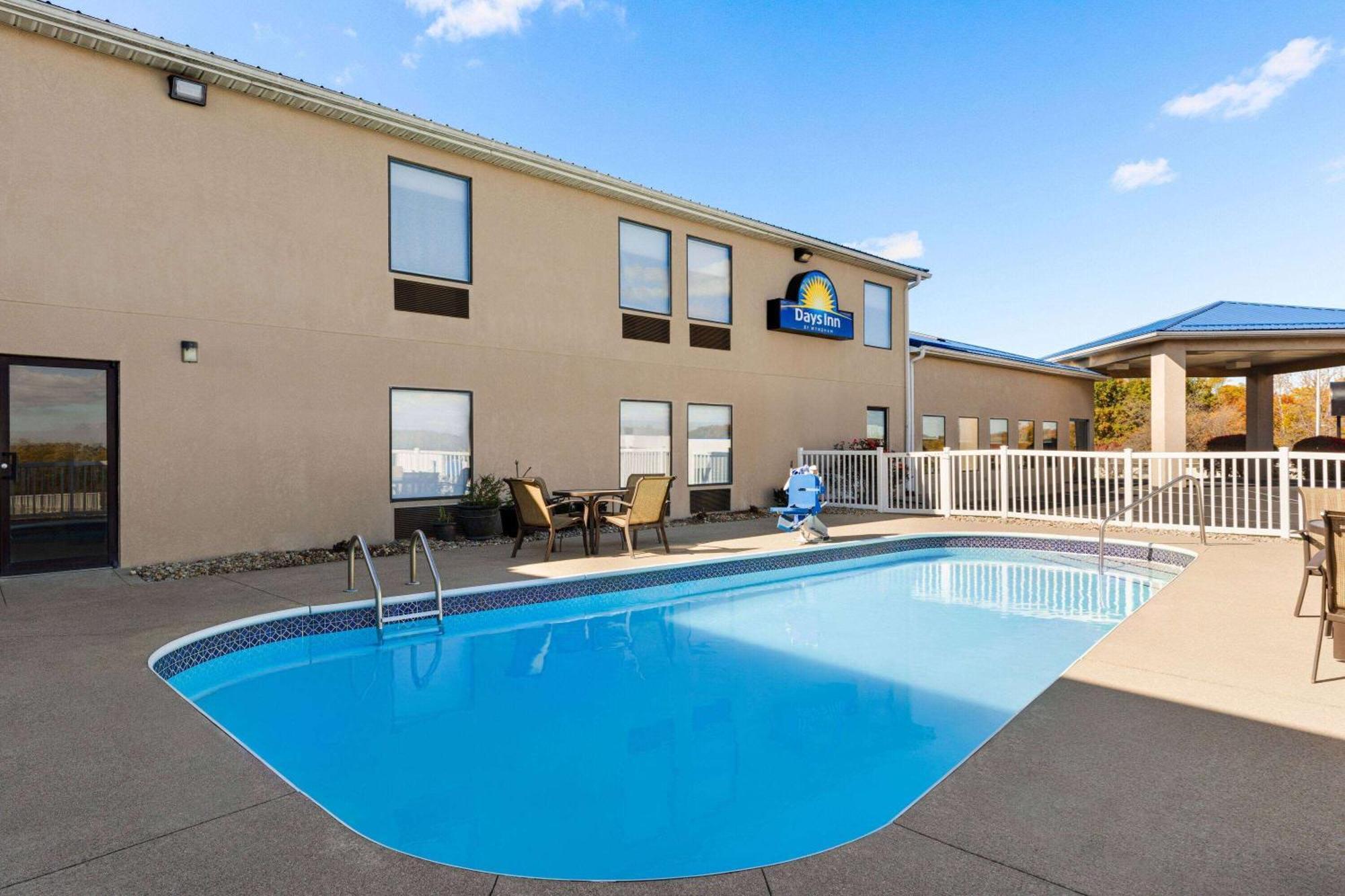 Days Inn By Wyndham Hillsboro Zewnętrze zdjęcie