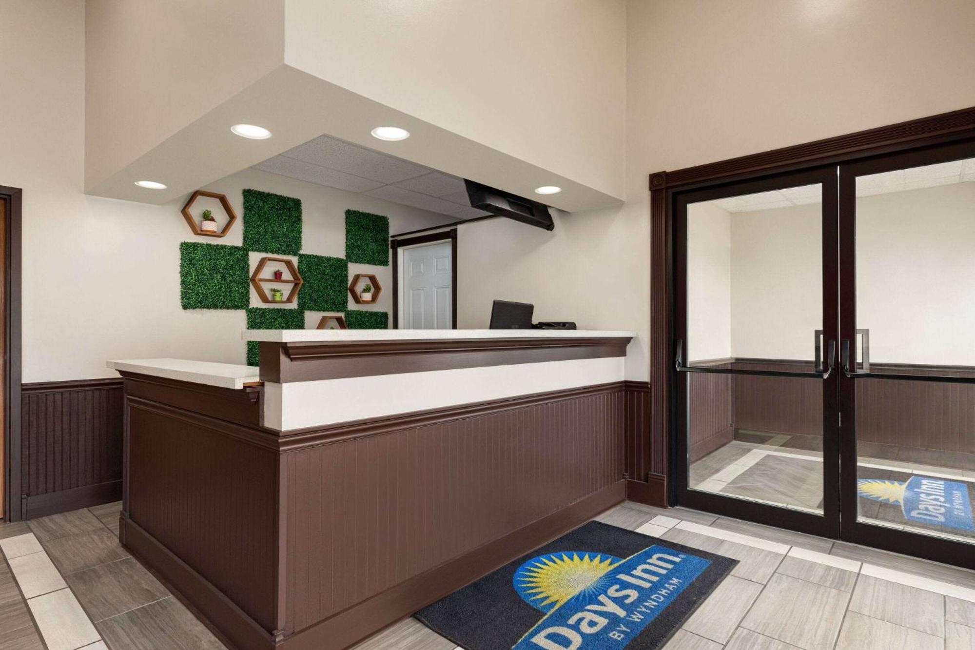 Days Inn By Wyndham Hillsboro Zewnętrze zdjęcie